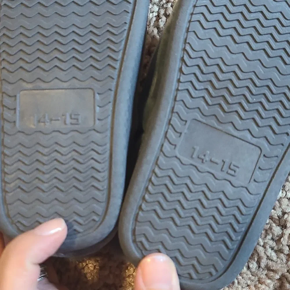⚠️Must Bundle!⚠️ Estamico boy slippers